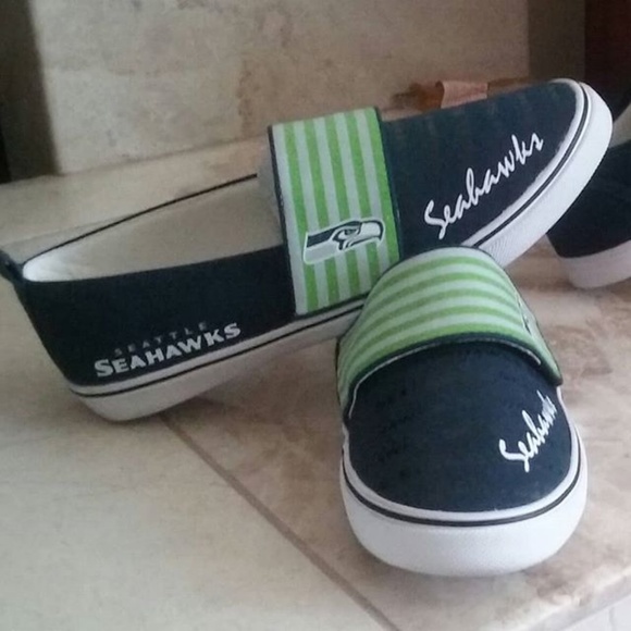 💲⬇️ Seattle Seahawks Slip-On Sneakers - Picture 4 of 6